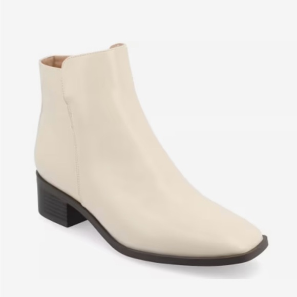 NWT Journee Collection Cappri Off White Women's Ankle Boots - Picture 7 of 9